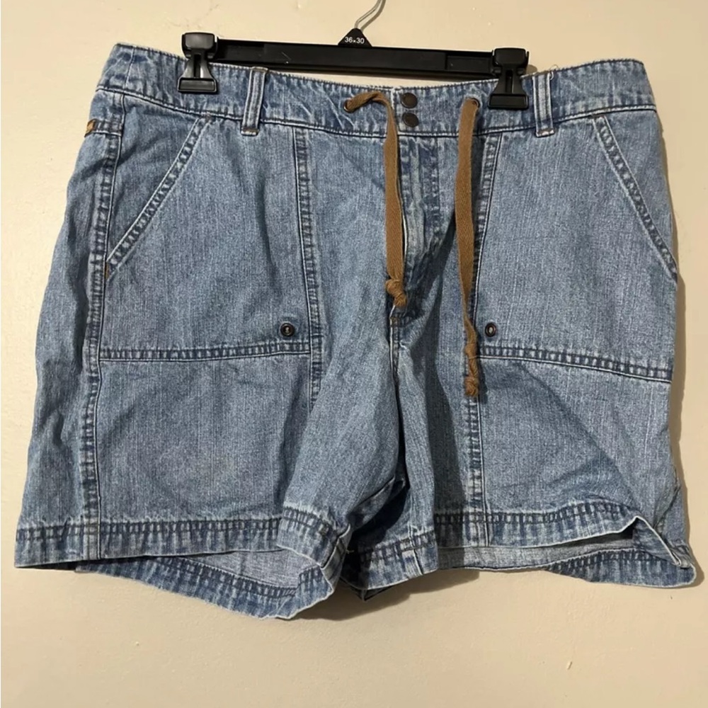 Vintage VF Jeanswear adjustable denim shorts. - size 18